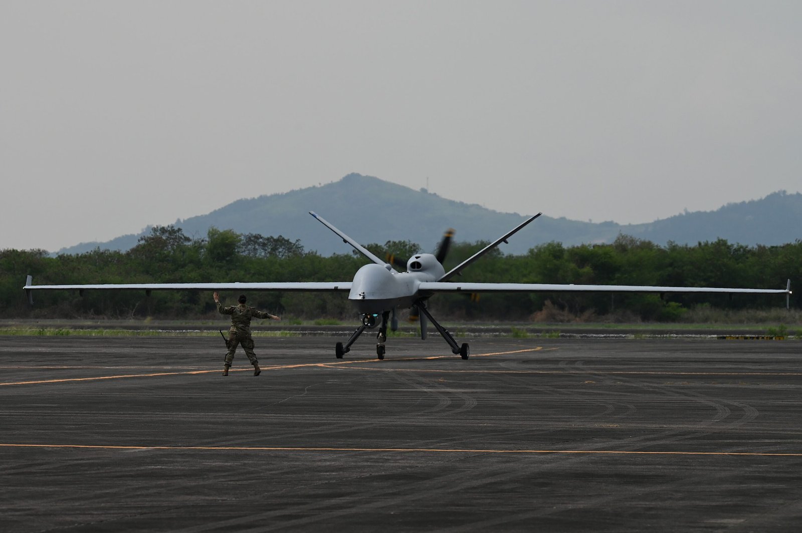 Governo Trump envia drones para reforçar investida contra cartéis de drogas na América do Sul, diz TV
