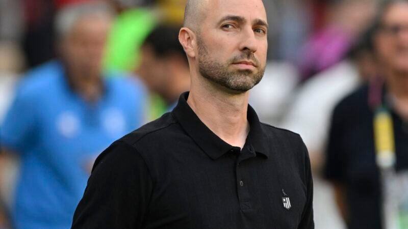 Bellão tem desafio contra o Palmeiras para se manter como técnico do Botafogo