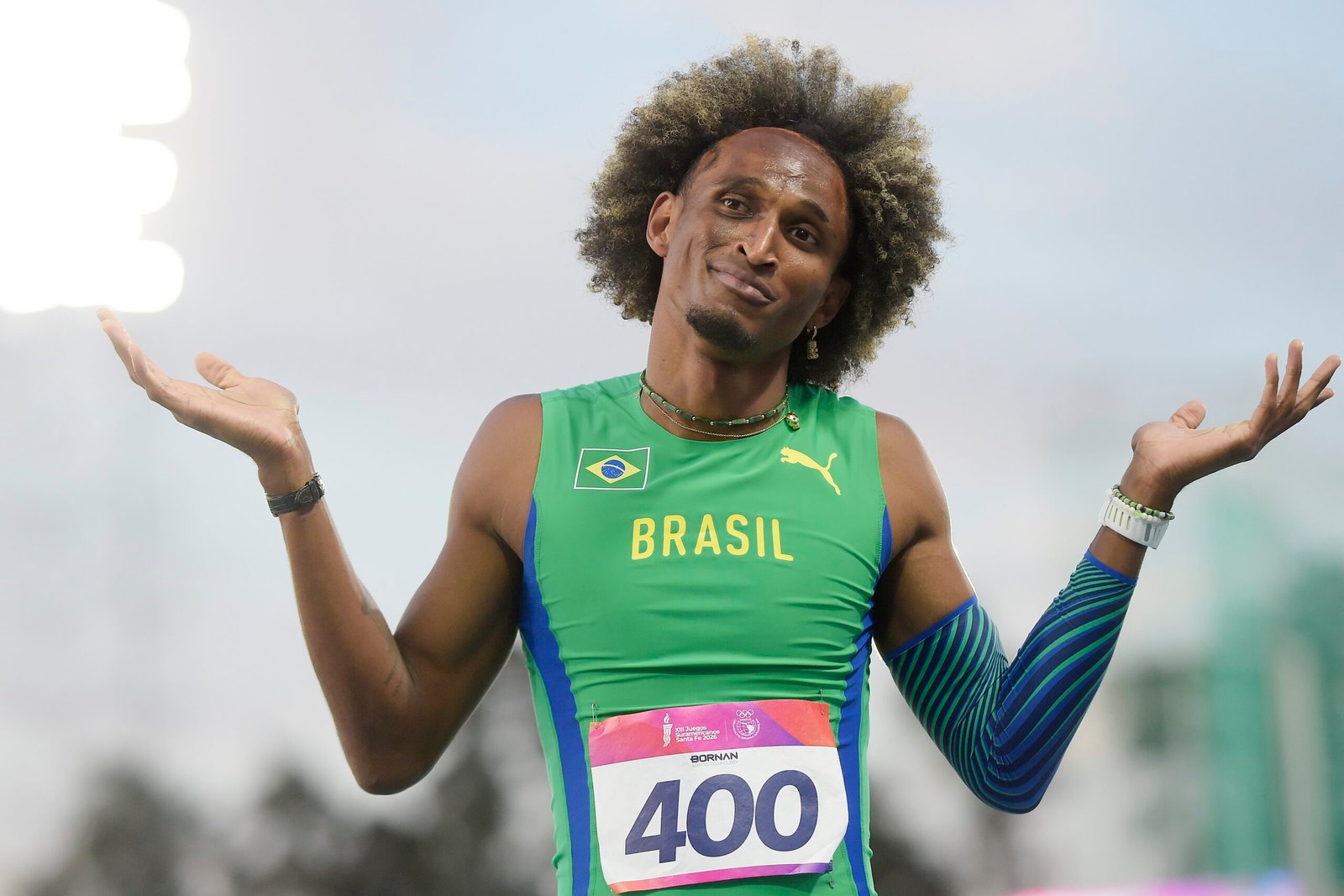 Alison dos Santos quebra recorde de novo e fatura o ouro nos Jogos Sul-Americanos