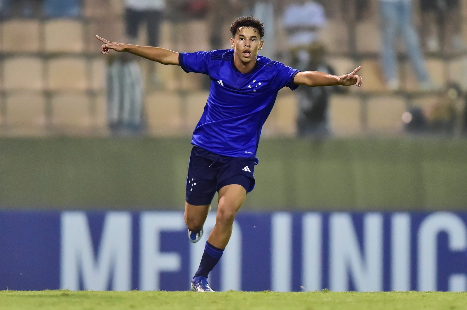 Cruzeiro vai à Justiça contra agente que pediu liberação de joia para o Palmeiras; veja detalhes