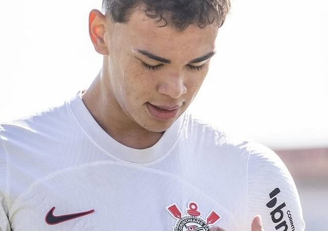 Miguel Moscardo chega a 100 gols em três anos na base do Corinthians