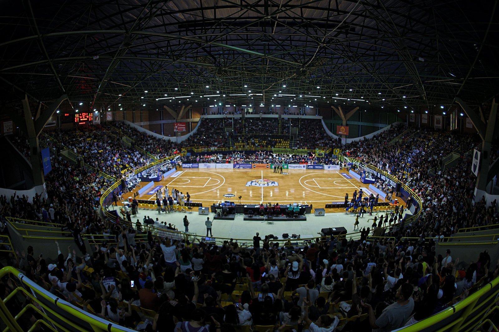 Mogi x Corinthians no jogo 1 da semifinal Paulista de basquete: onde assistir ao vivo e horário