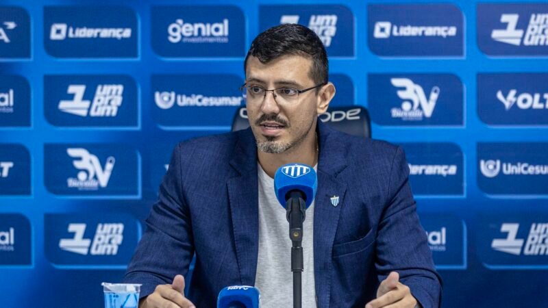 Presidente do Avaí explica o que falta para empresa assumir a SAF do clube