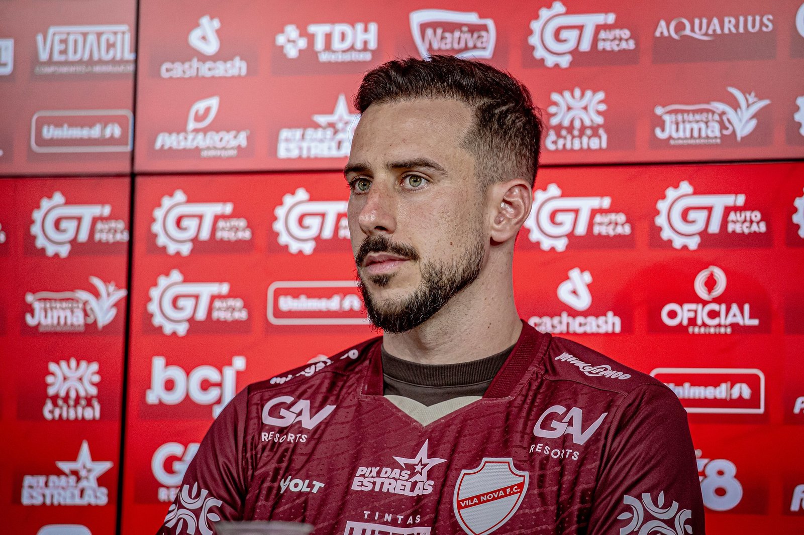 Helton Leite diz que Vila Nova não tem que inventar na reta final da Série B