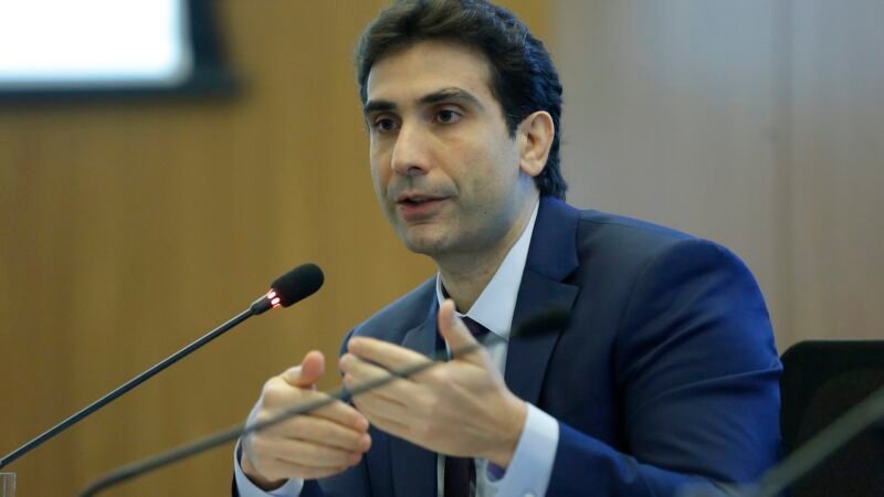 BC está preocupado com ofertas ‘agressivas e predatórias’ de crédito, diz Galípolo