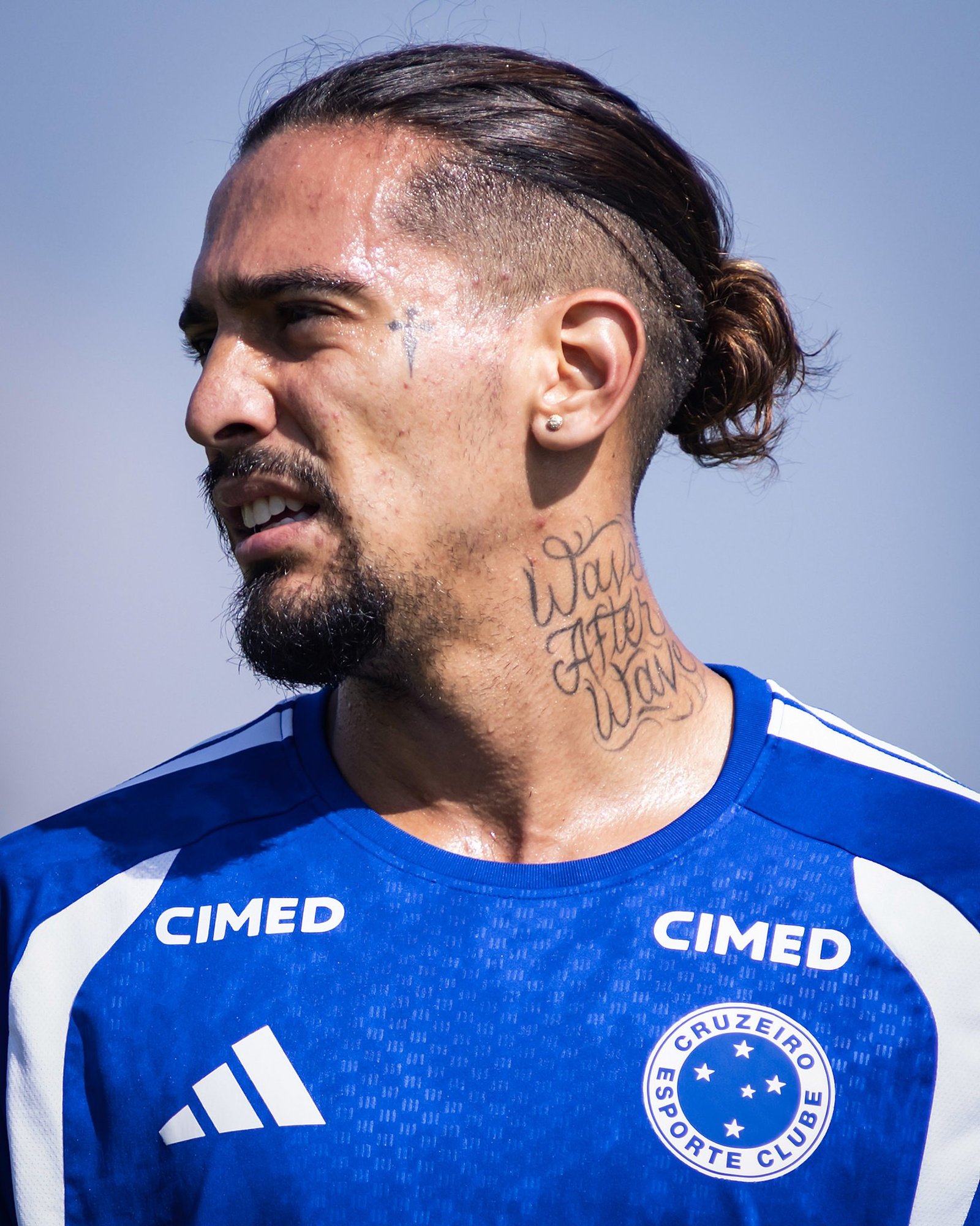 Fora dos planos, atacante do Cruzeiro se aproxima de um ano sem gol e vê mercado esfriar