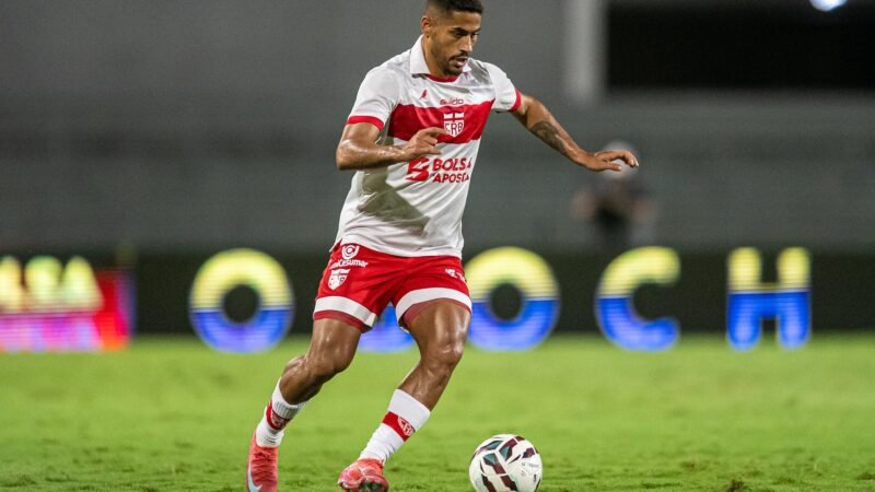 Escalação do CRB: Kevin não treina com o grupo e Hereda continua na equipe