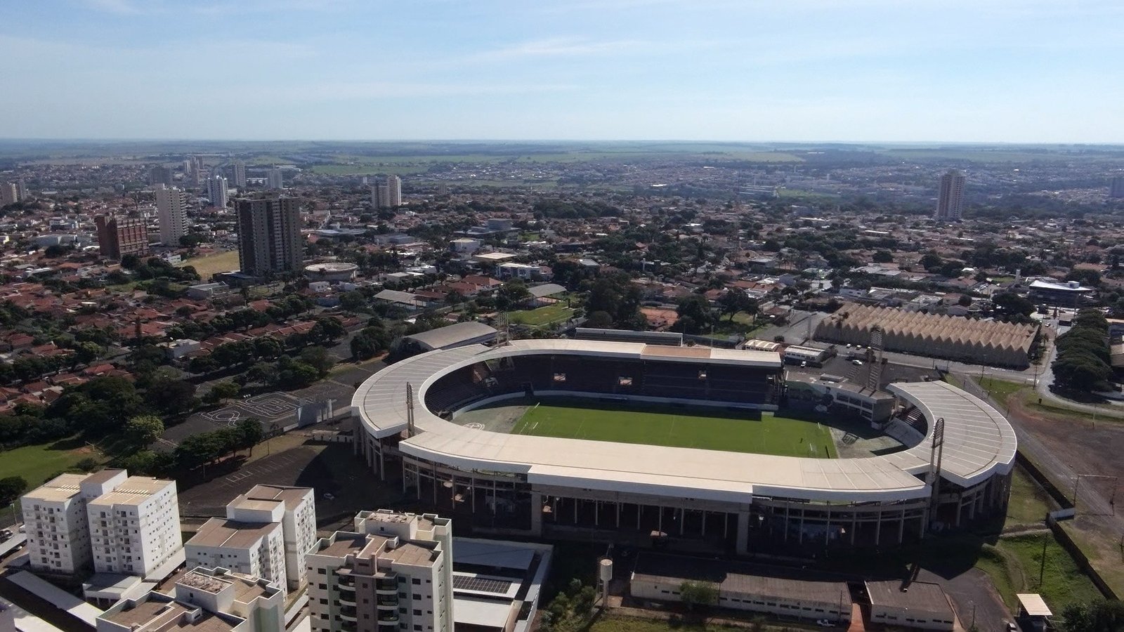 Ferroviária x Paysandu: onde assistir ao vivo, horário e escalações