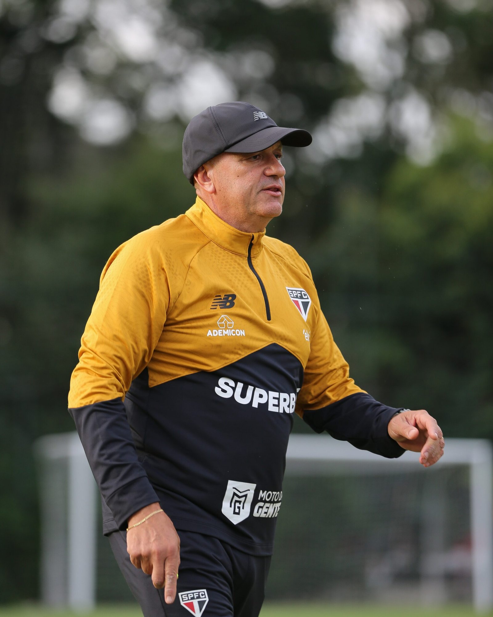 São Paulo não deve buscar substituto para ex-auxiliar de Roger Machado