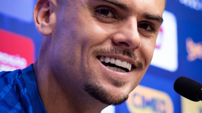 Gabriel Pec mostra bastidores da recuperação de lesão grave no Cruzeiro; veja