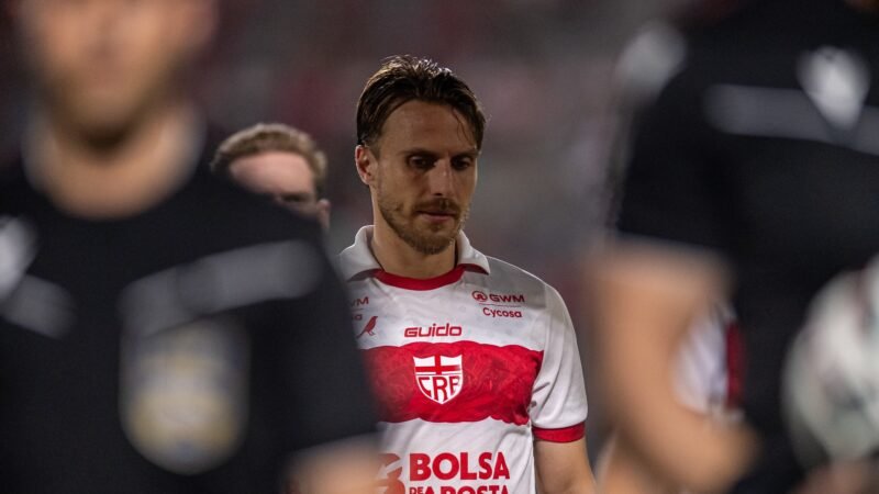 CRB tem retorno de zagueiro e não perde ninguém suspenso para jogo contra o Cuiabá