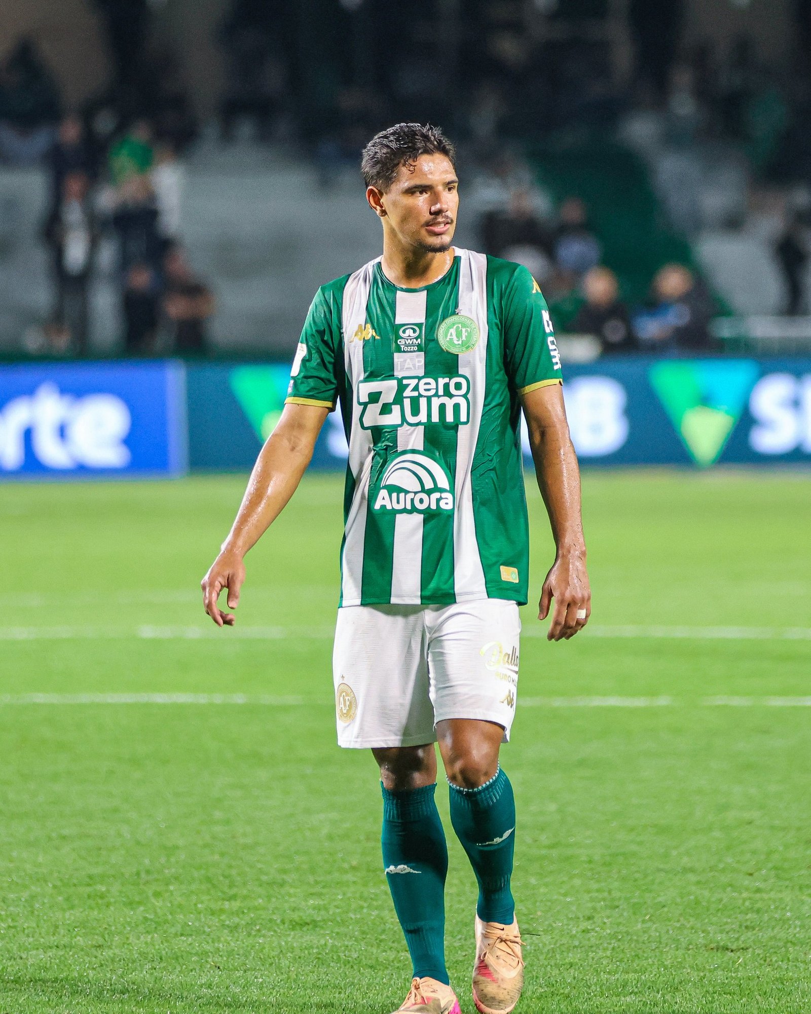 Chapecoense renova contrato com o centroavante Túlio Eduardo