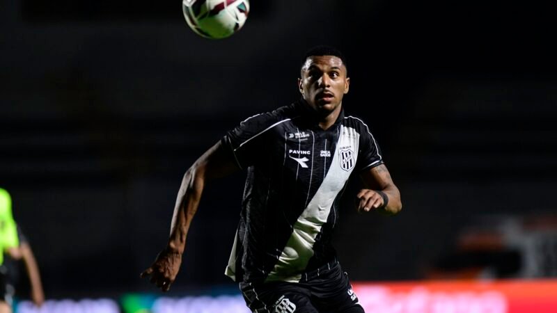 Atacante deixa a Ponte e aumenta lista da debandada desde o início da Série B