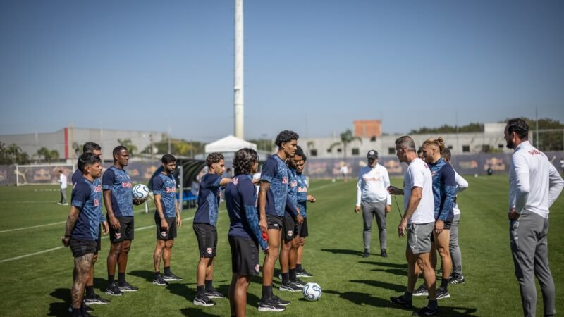Bragantino realiza treino técnico em preparação para enfrentar o Atlético-MG