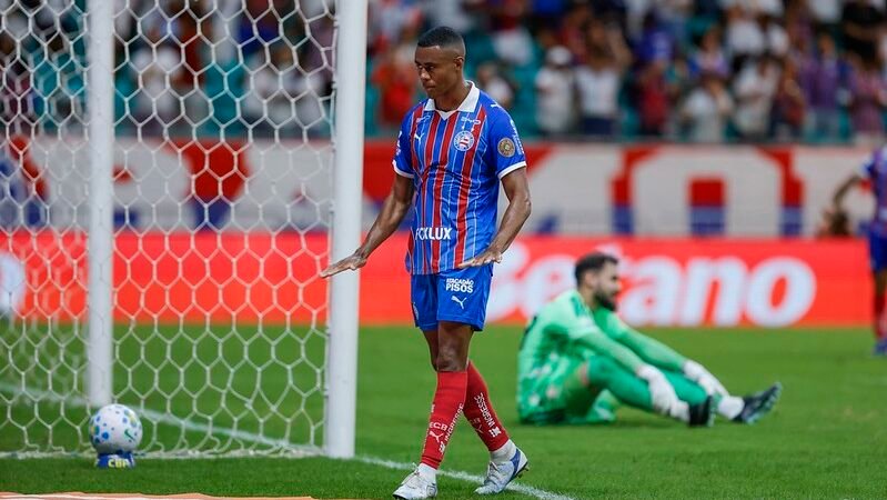 Titular do Bahia, Erick supera número de gols marcados em 2025 e assume vice-artilharia do time
