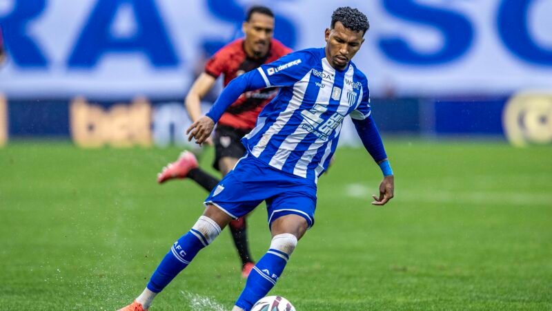 Avaí encerra a janela de transferências com nove contratações e cinco saídas
