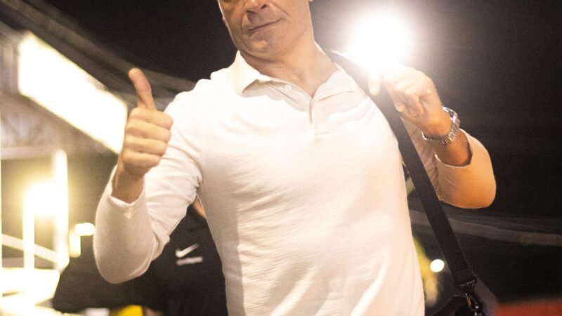 Como Pedro Emanuel administra desgaste do elenco e mantém Vasco vivo em três competições