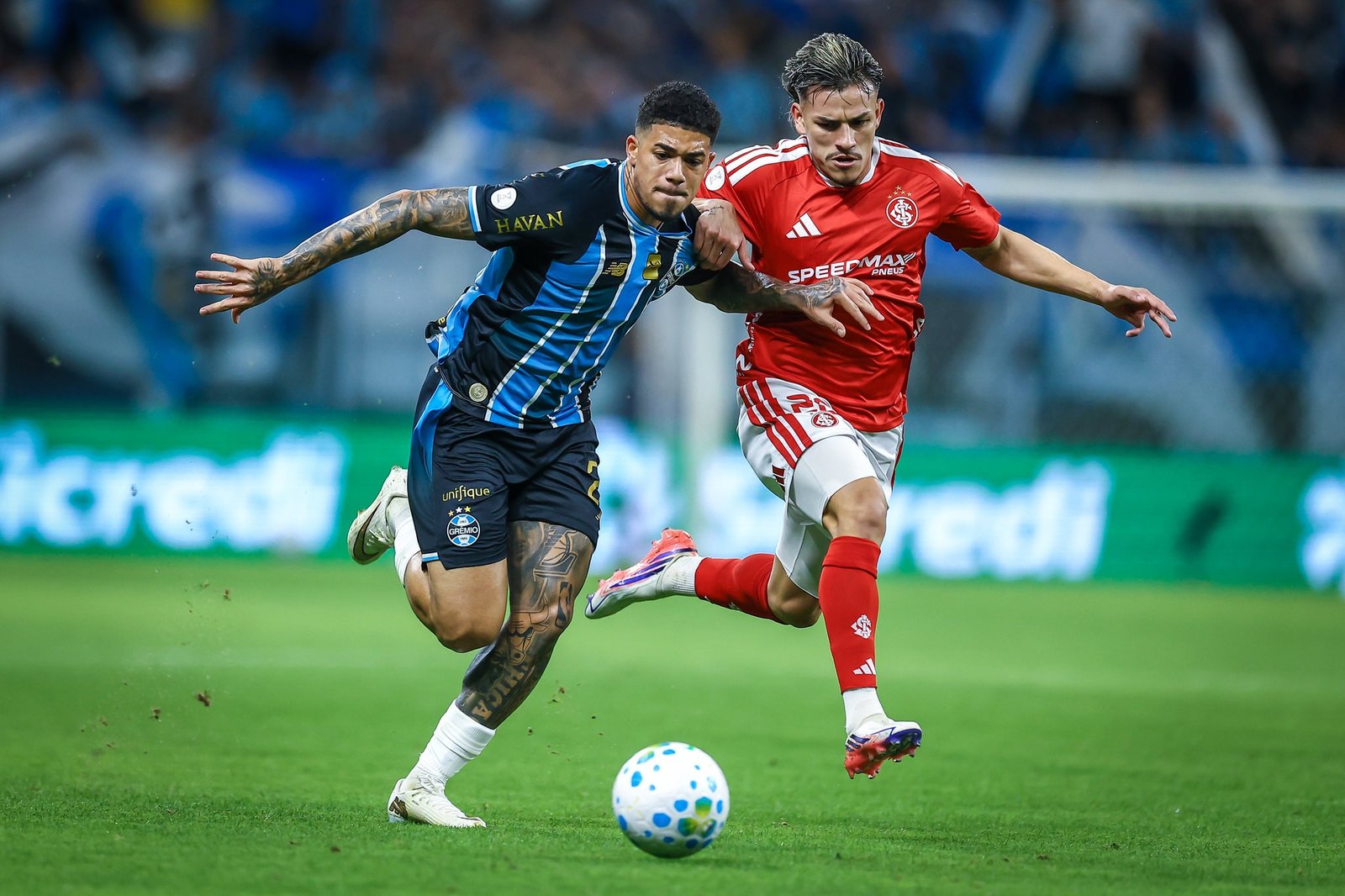 Lateral do Grêmio explica como jogou Gre-Nal mesmo após tirar ombro do lugar: “Dor bem chata”