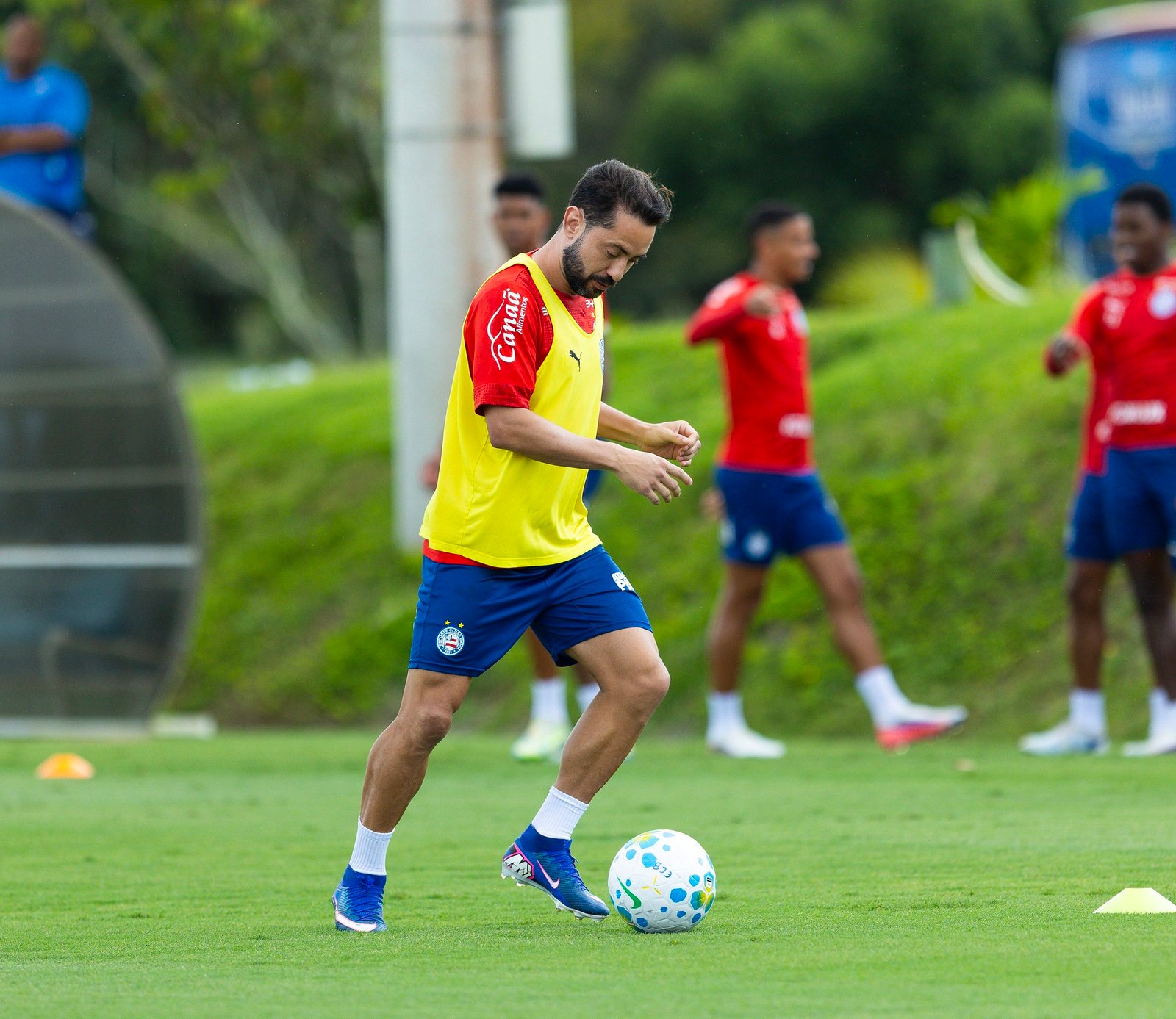Bahia divulga relacionados com retorno de Everton Ribeiro, mas quatro desfalques; veja lista