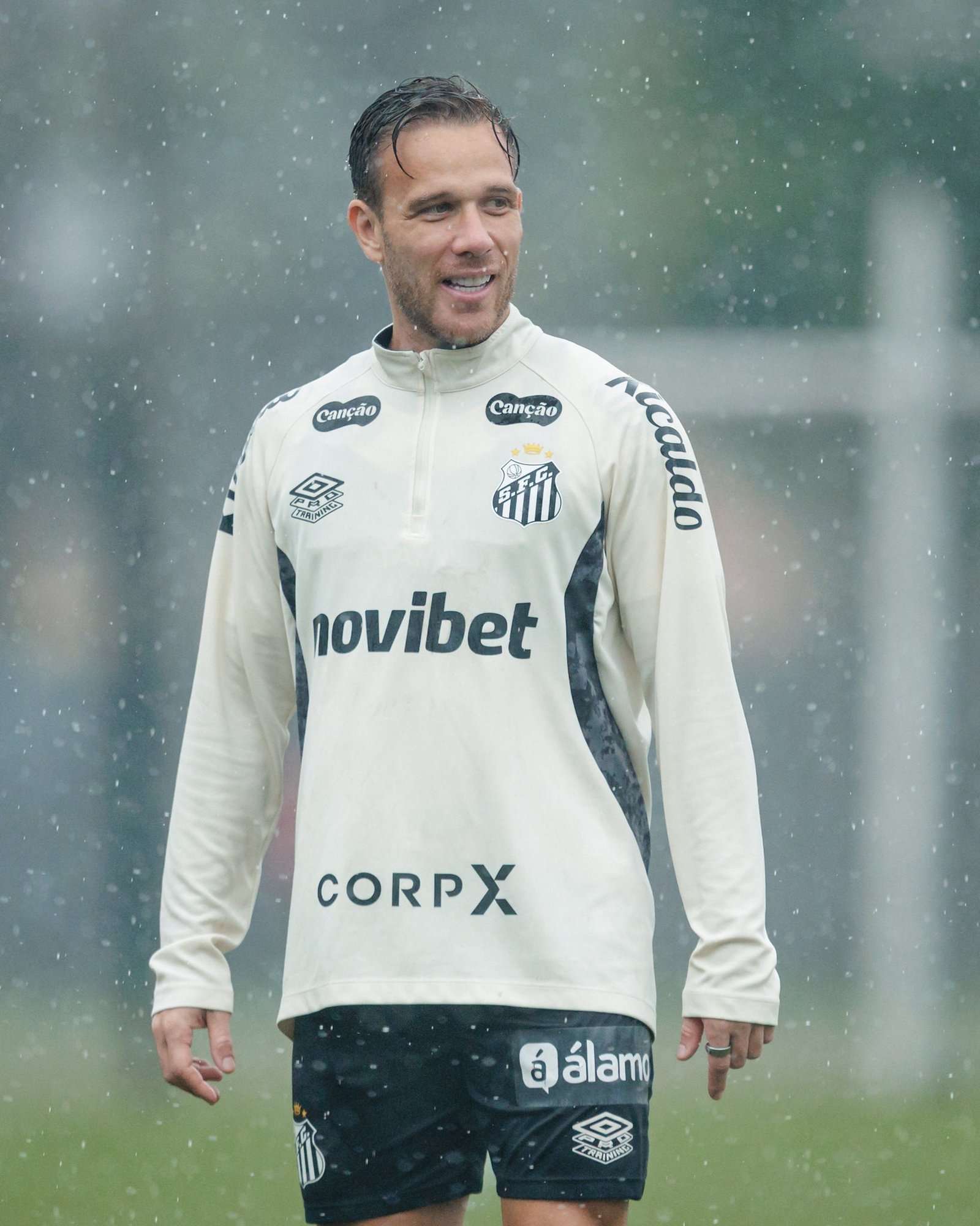 “Vai nos servir muito bem”: como Cuca planeja usar Arthur no Santos