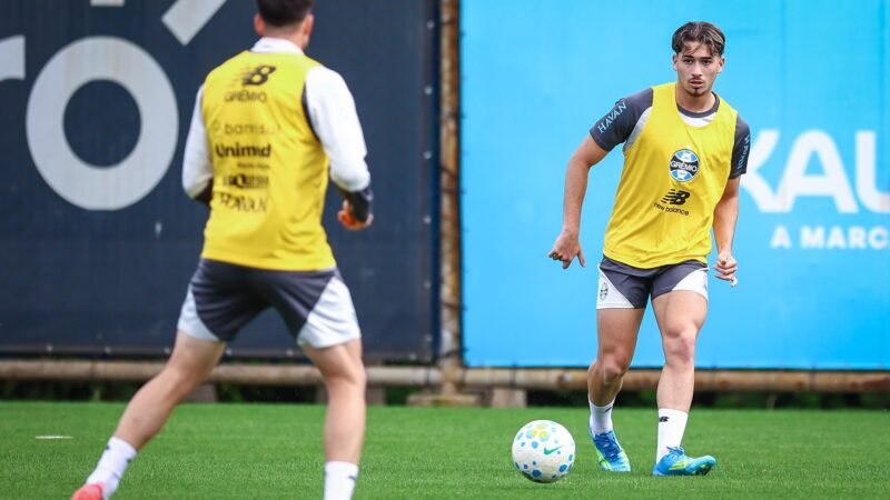 Grêmio tem desfalques e dúvidas para encarar o Vitória; veja provável time