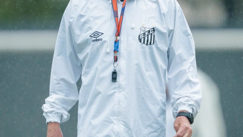 Cuca espera por Veríssimo, e Santos pode ter três zagueiros em jogo decisivo na Sul-Americana