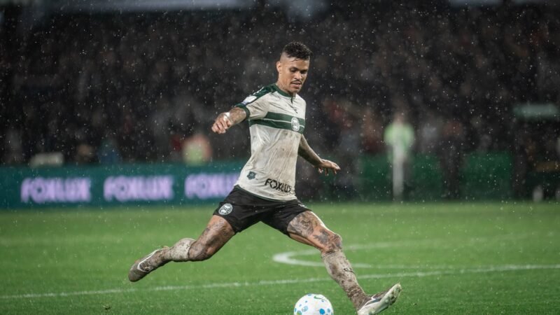 Richard estreia no Coritiba e revela bastidores de período afastado no Inter: “Só Deus sabe o que passei”