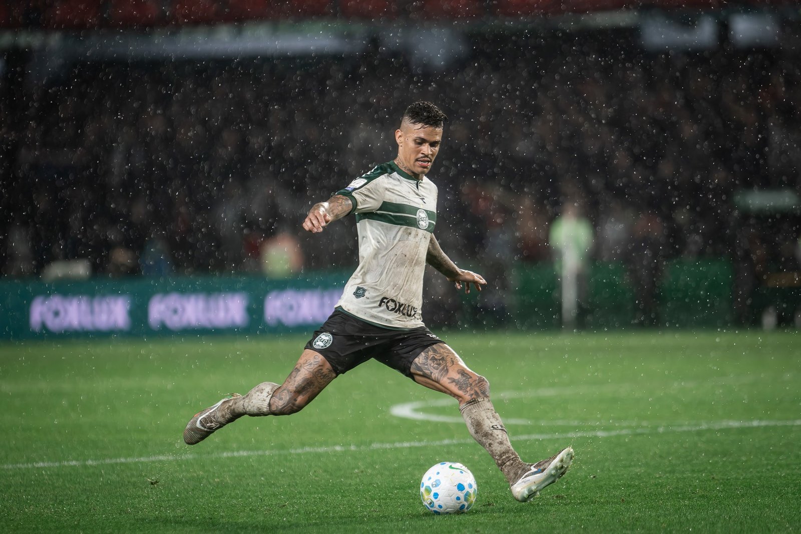 Richard estreia no Coritiba e revela bastidores de período afastado no Inter: “Só Deus sabe o que passei”