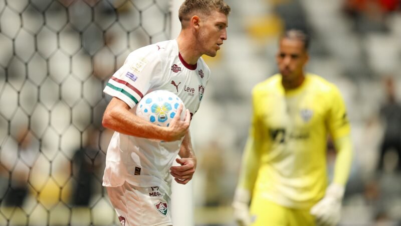 Castillo aproveita chance e vai bem entre os reservas do Fluminense: “Tinha que trazer de volta”