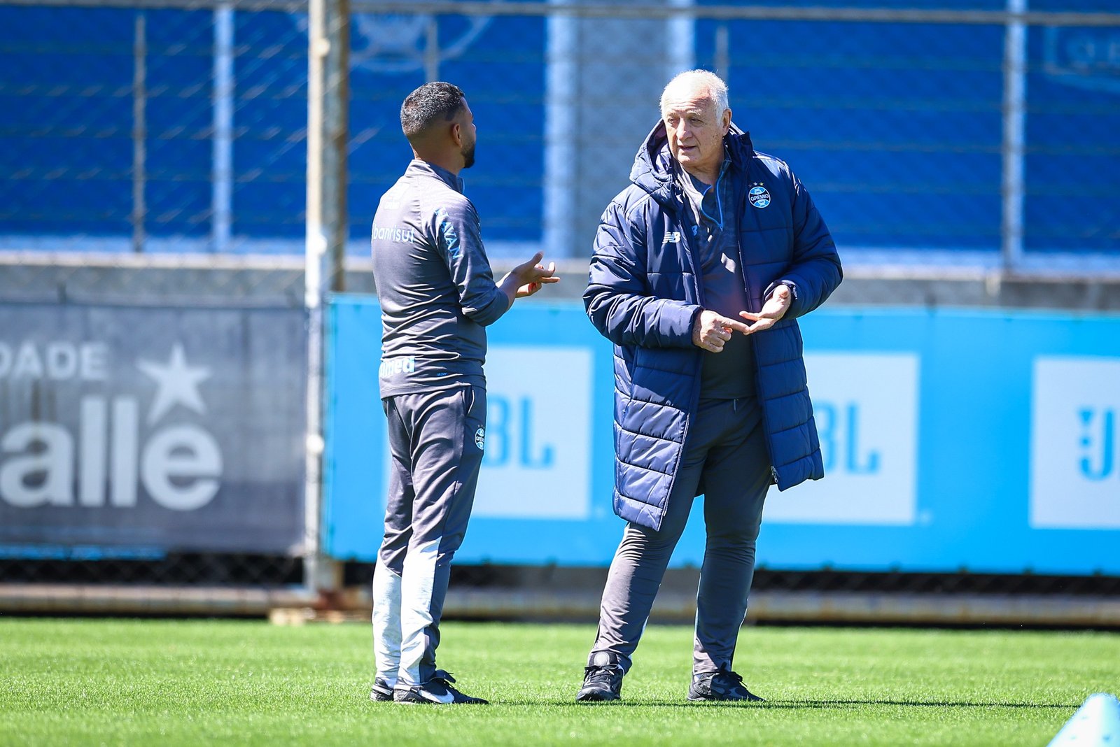 Felipão encaminha time do Grêmio para encarar o Botafogo; veja provável escalação