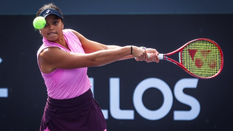 Naná Silva bate australiana de virada e vence na estreia no SP Open
