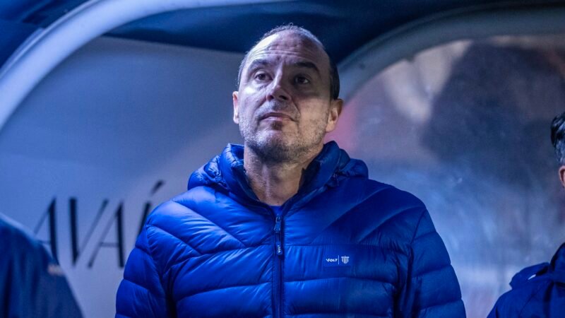 Avaí demite o técnico Allan Aal após derrota para o Criciúma