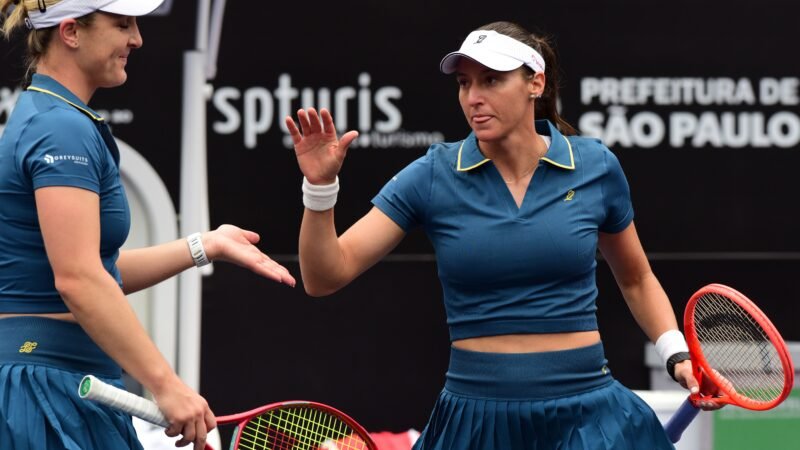 Luisa Stefani e Gabriela Dabrowski vencem na estreia no SP Open