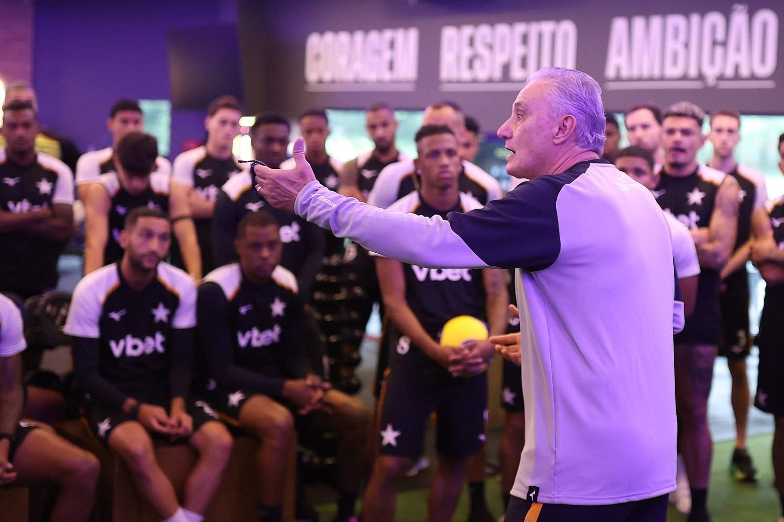 O recomeço de Tite: veja o que esperar do novo técnico do Botafogo, que estreia neste sábado