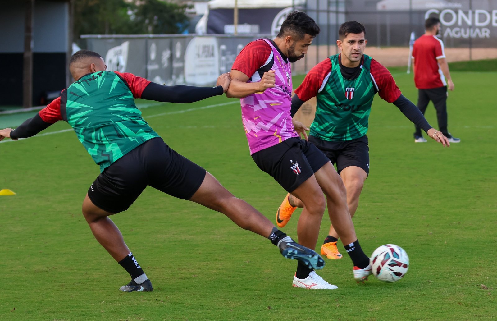 Botafogo-SP joga para evitar igualar pior sequência de derrotas no século