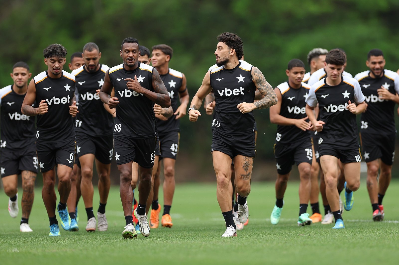 Treino na Urca, NFL no Lonier e pendências do DM: veja programação do Botafogo no início da Data Fifa