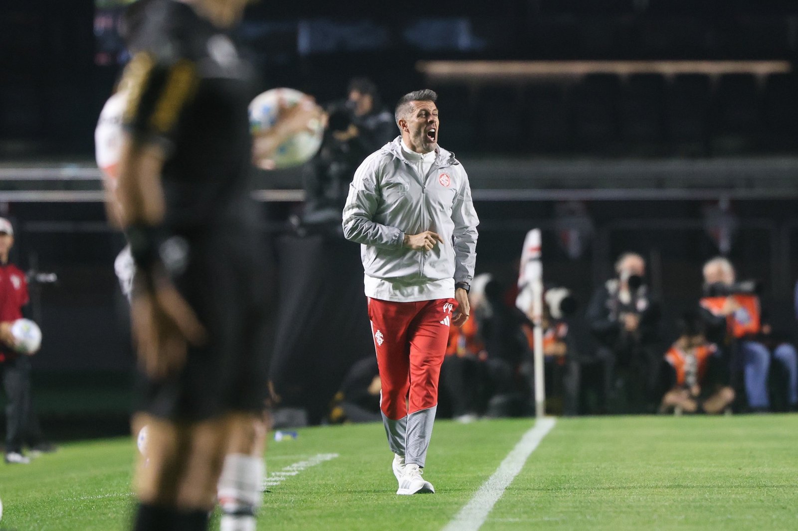 Pezzolano diz que ainda pode salvar o Inter, mas admite: “Cada vez mais difícil”