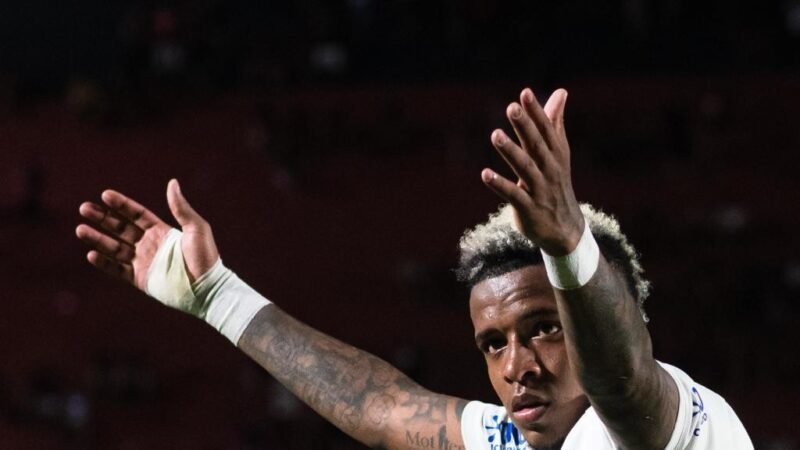 Arroyo celebra domingo decisivo pelo Cruzeiro e volta à seleção do Equador
