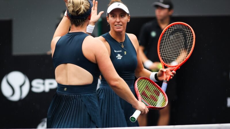 Stefani e Dabrowski vencem americanas após paralisação e são campeãs do SP Open