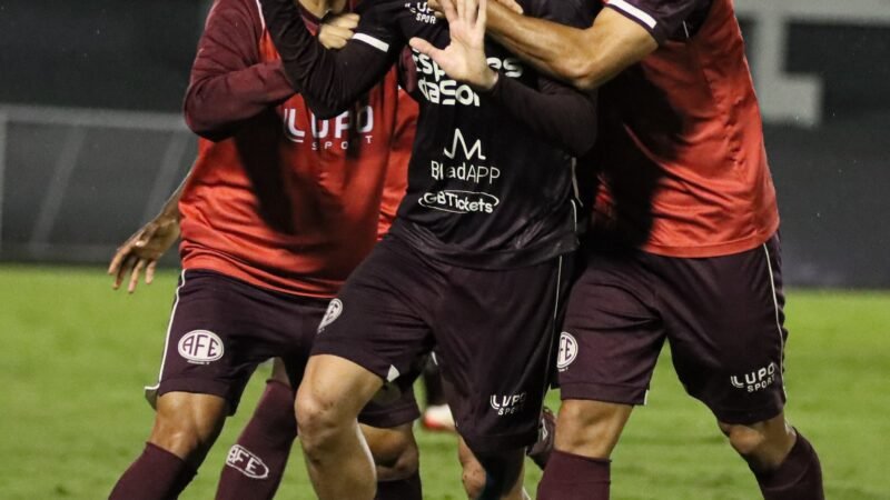 Vitor Barreto vive bom momento no quadrangular da Série C e ganha elogios de Corrêa