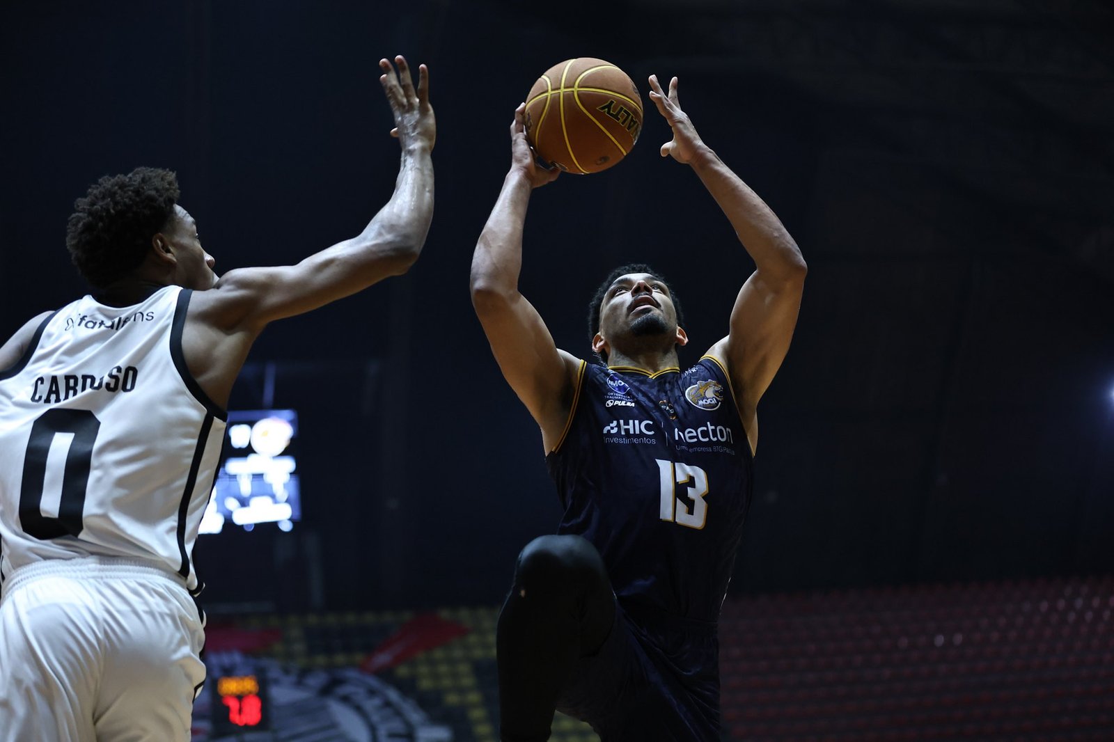Mogi vira sobre o Corinthians no fim e avança à final do Paulista de basquete