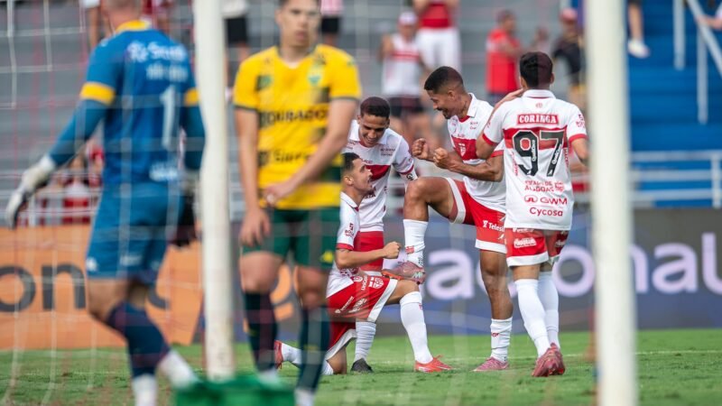 Hereda comenta disputa por posição com Kevin e destaca sequência no CRB