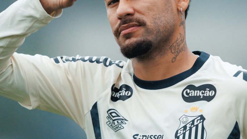 Neymar deve reforçar o Santos contra o Flamengo; Arão volta no clássico