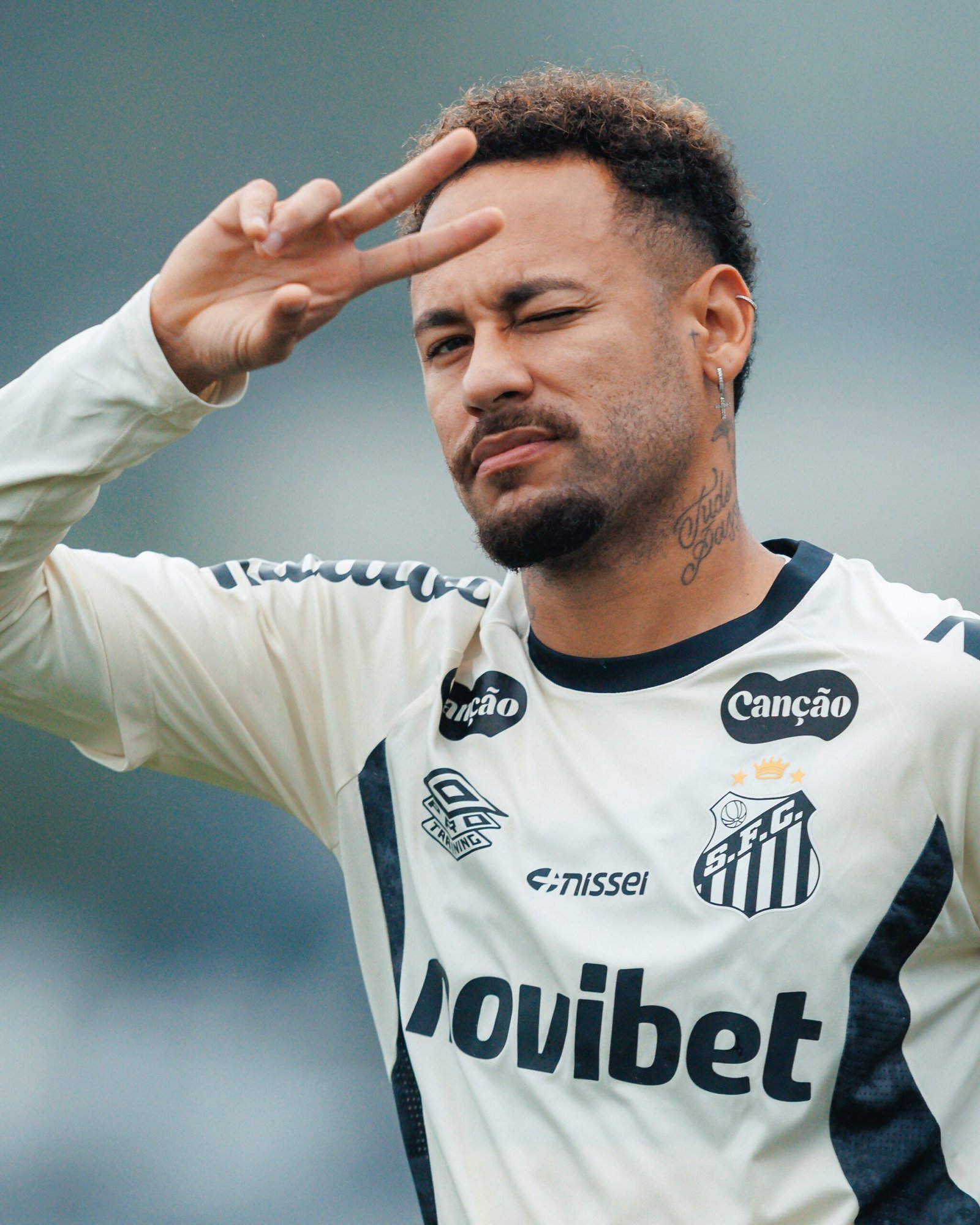 Neymar deve reforçar o Santos contra o Flamengo; Arão volta no clássico