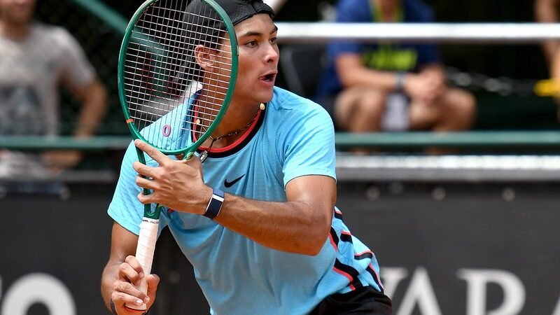 Guto Miguel derrota argentino em Curitiba e fatura 1ª vitória após transição para o profissional