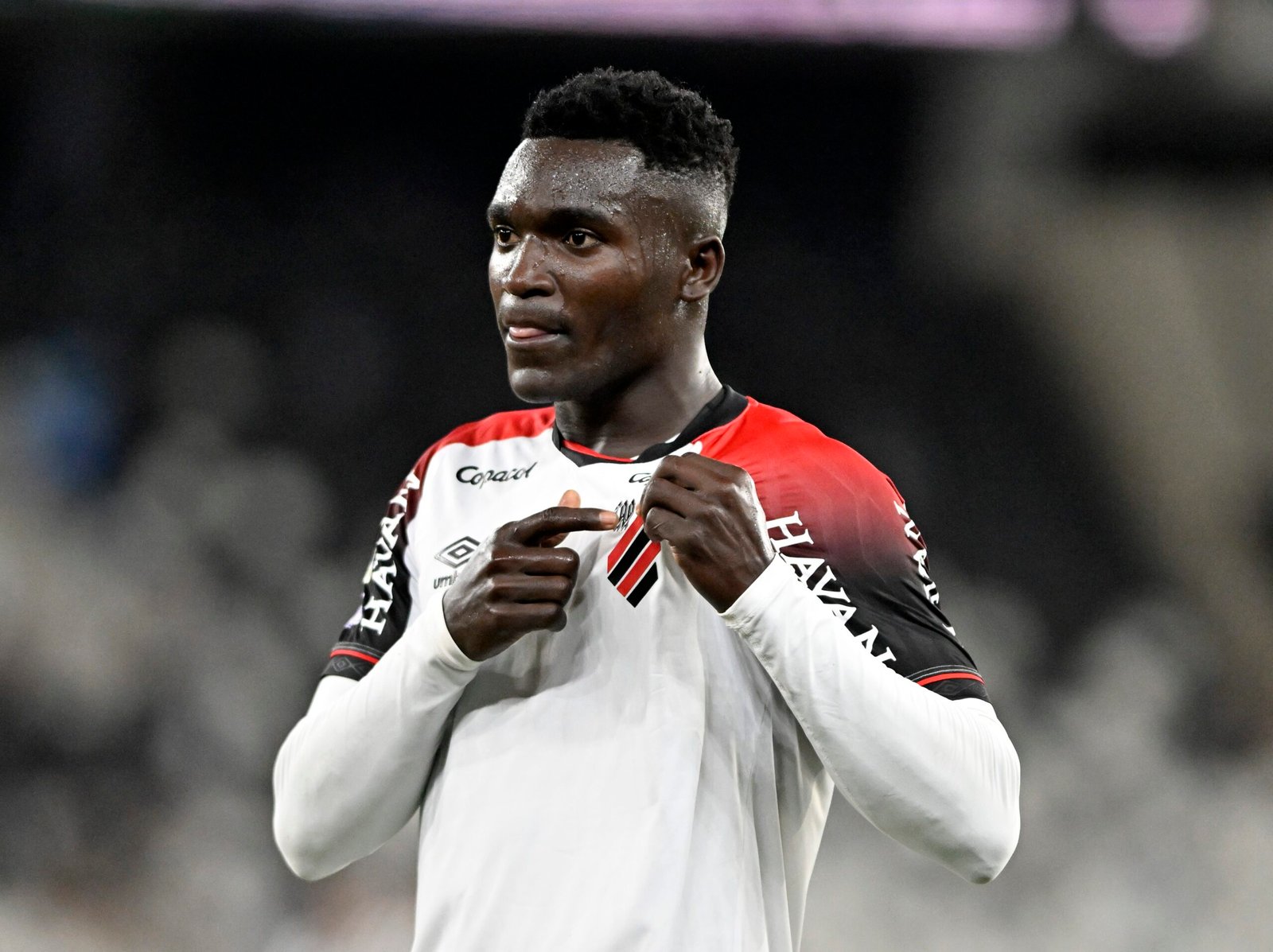 Viveros supera Suárez e se torna maior artilheiro estrangeiro na temporada de estreia no Brasileiro