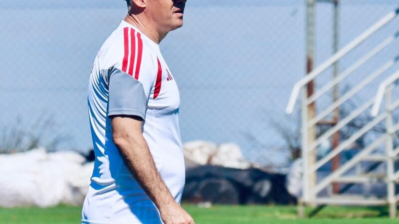 Três zagueiros? Saiba como Eduardo Baptista, novo técnico do Inter, prefere jogar