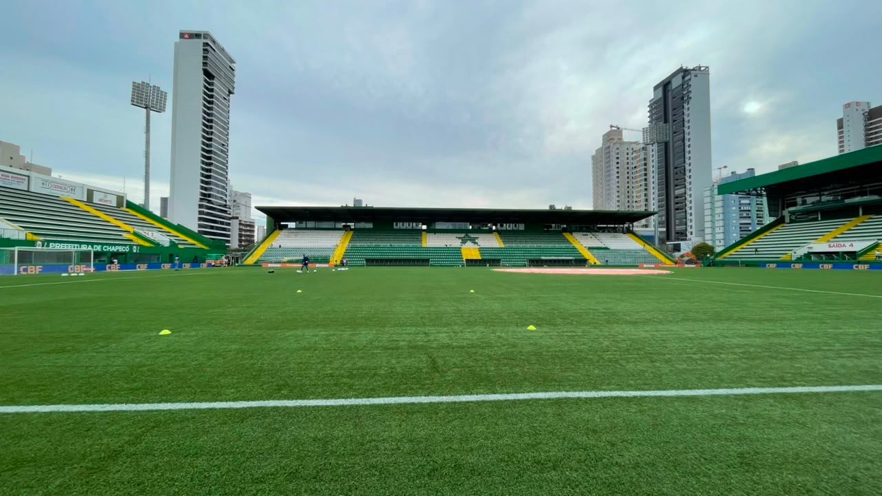 Chapecoense x Internacional: onde assistir ao vivo, horário e escalações