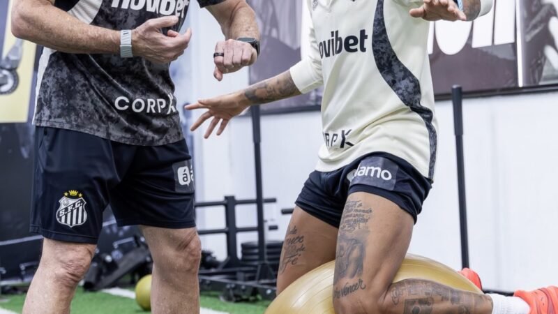Neymar trabalha na academia do CT do Santos em recuperação de lesão na coxa direita