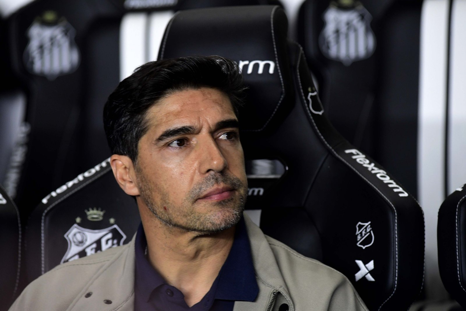 Abel diz que Palmeiras não vai priorizar torneios e comenta denúncia: “Não matei ninguém”
